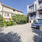 Franciska Apartment *